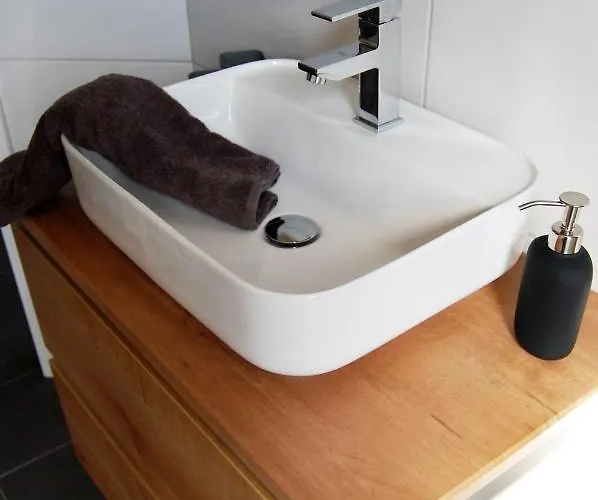 Kleiner Onkel, Seeblick, Angeln, Sauna, Ruhige Lage *